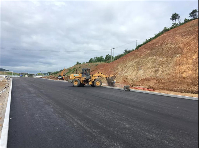 景德鎮(zhèn)這條道路進入瀝青攤鋪階段，機場直達景北高鐵站的“最后一公里”即將通車