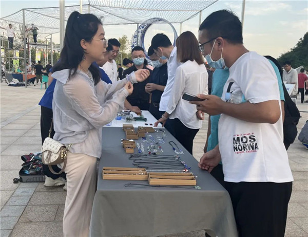 興商貿(mào) 促消費(fèi) 惠民生！景德鎮(zhèn)這里的夜市很火爆！